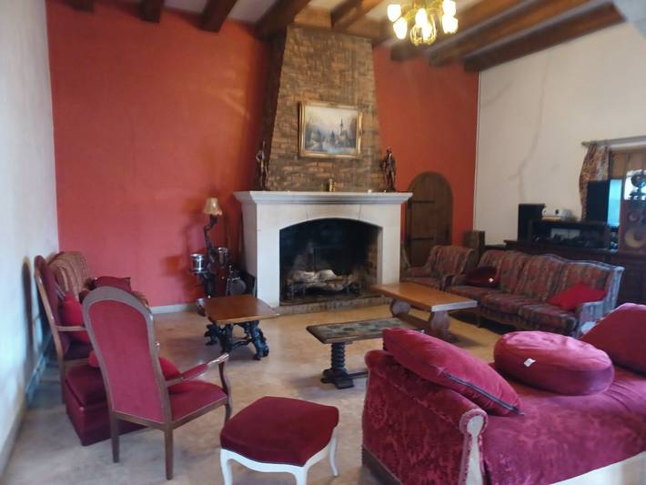 Gîte pour 26 personnes, avec piscine ainsi que jardin et terrasse à Bellefontaine (Jura) - 4