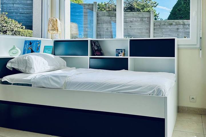 Gîte pour 6 personnes, avec terrasse et jardin dans Plage de Tréompan - 4