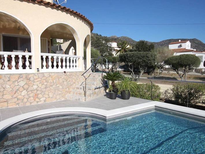 Villa mit 1 Schlafzimmer in Palau-saverdera, Oberampurien