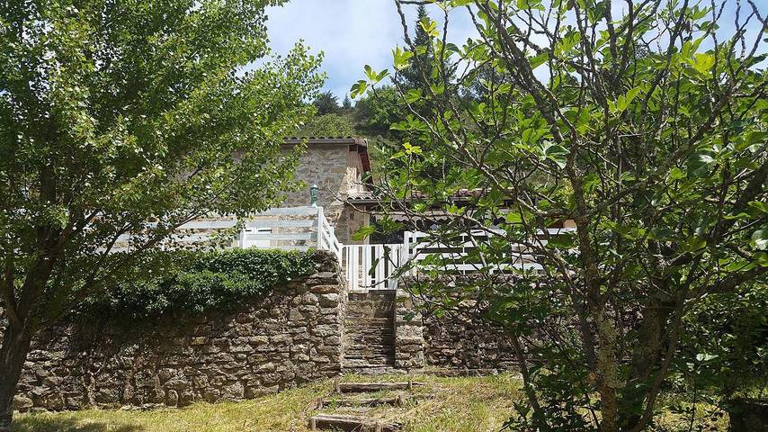 Gîte pour 6 personnes, avec vue sur le lac et terrasse
