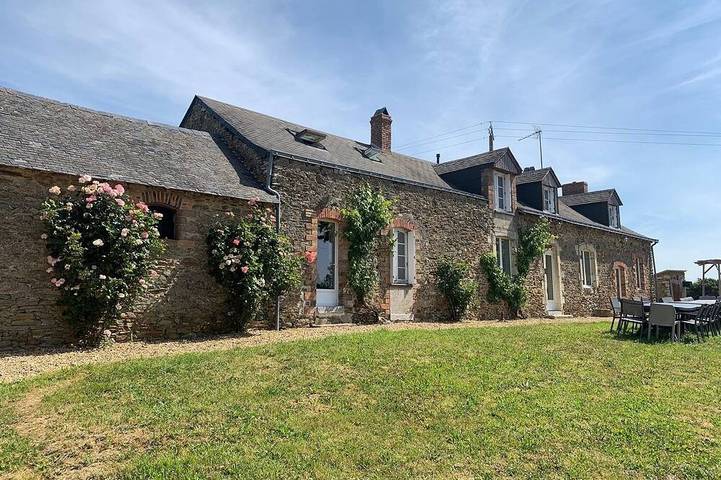 Maison de vacances pour 29 personnes, avec jardin dans Mayenne