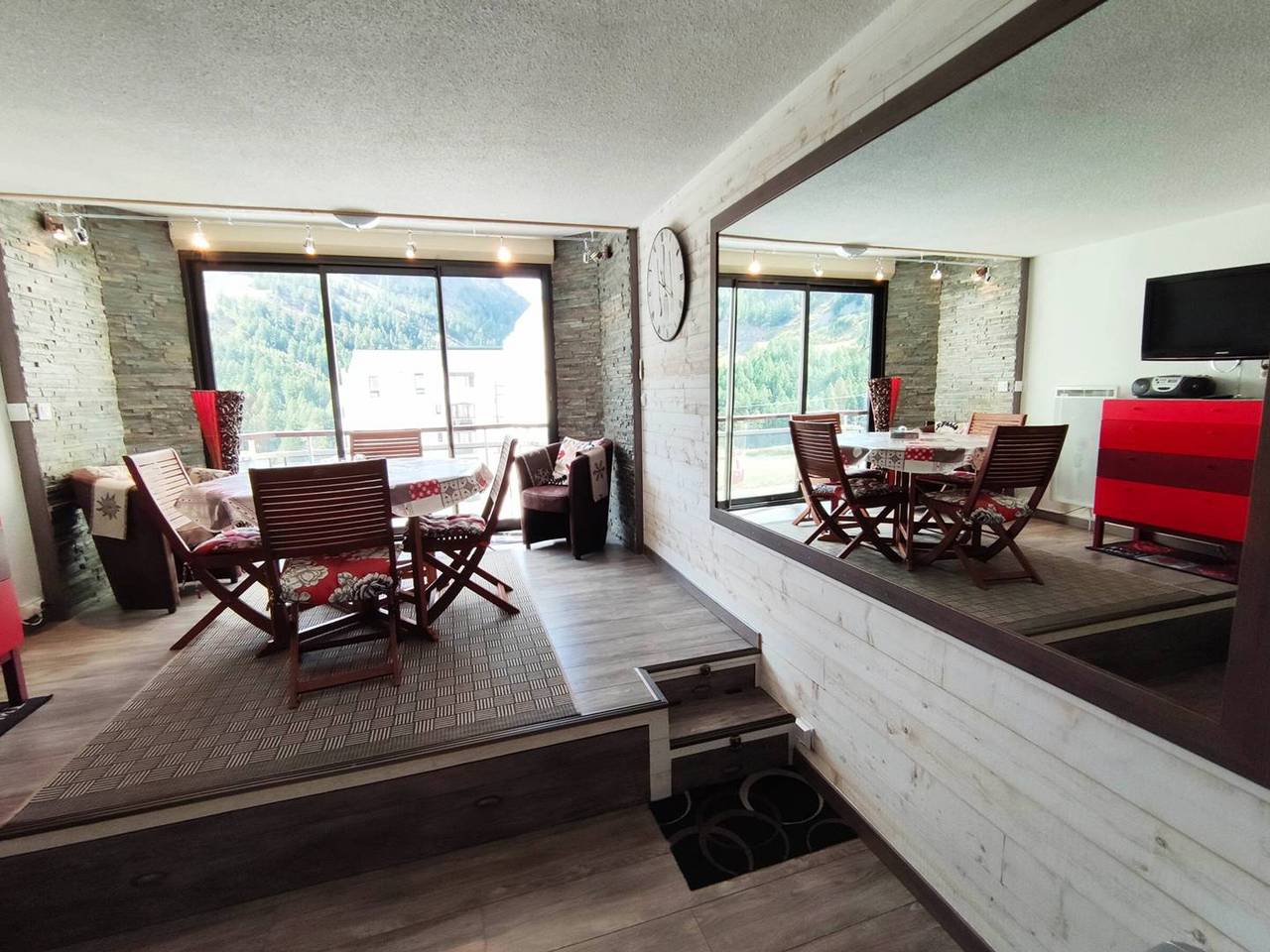 Studio entier, Studio rénové au pied des pistes avec Wi-Fi in Isola 2000, Isola