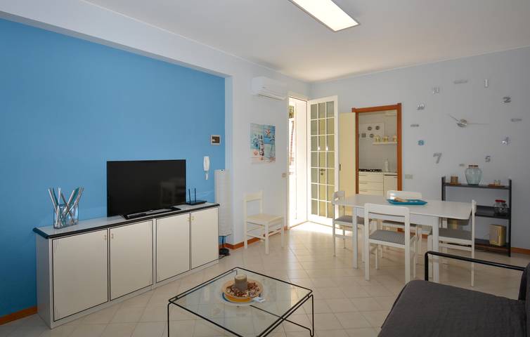 Appartement de vacances entier, Appartement vue mer avec WiFi, climatisation et parking près de la plage de Marina di Ragusa in Ragusa, Province de Ragusa