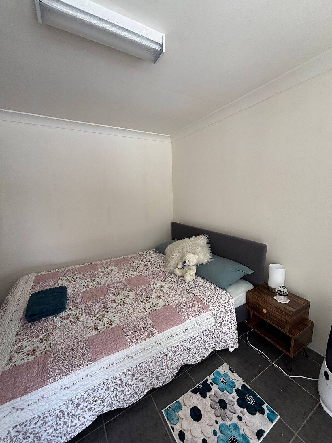 Happy Hut Happy Hut lovely cozy room near beaches shopping transport universiti in Sydney, New South Wales