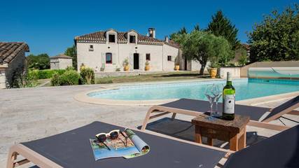 Gîte pour 6 personnes, avec terrasse ainsi que piscine et jardin, animaux acceptés à Montaigu-de-Quercy