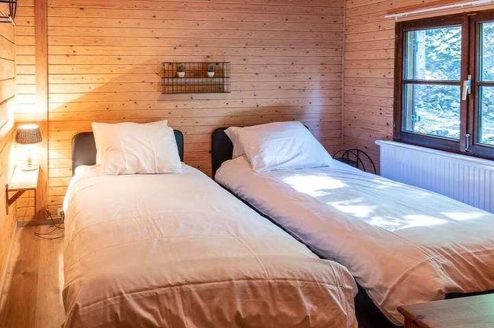 Gîte pour 9 personnes, avec terrasse ainsi que jacuzzi et sauna dans Odeigne - 2