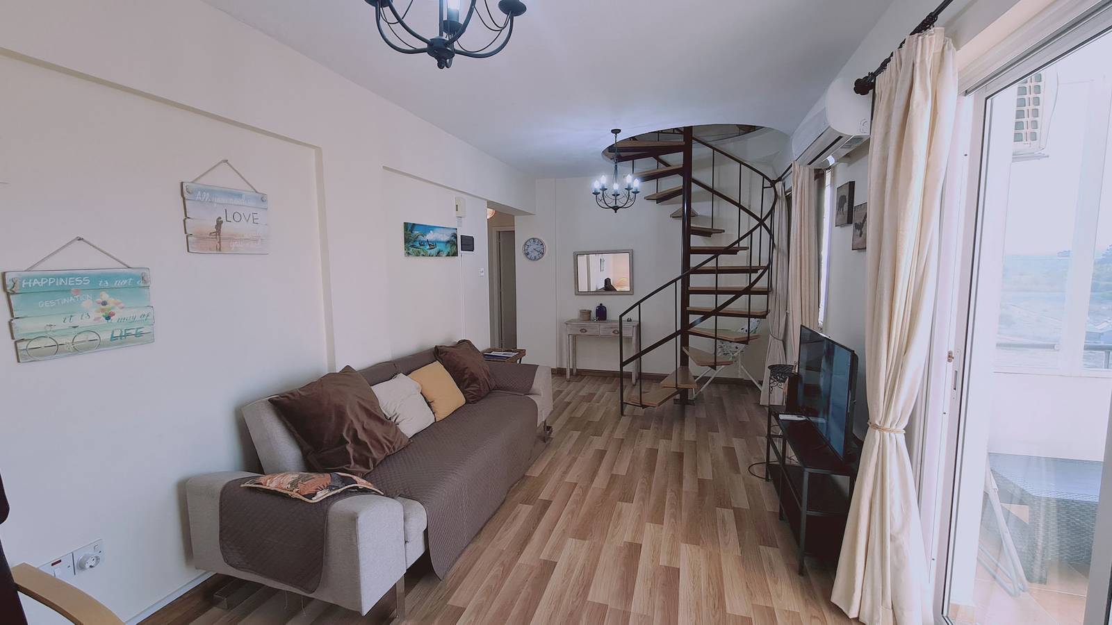 Appartement entier, 69 Lca - Stay Sea and Salt Lake Panoramic View Apt in Larnaca, District de Larnaca