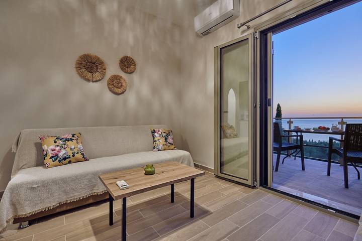 Entire apartment, Apartment 'Pelagaki Sunrise 1 Bedroom' with Shared Terrace, Wi-Fi and Air Conditioning in Zakynthos