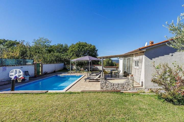 Ferienhaus für 4 Personen, mit Pool, mit Haustier