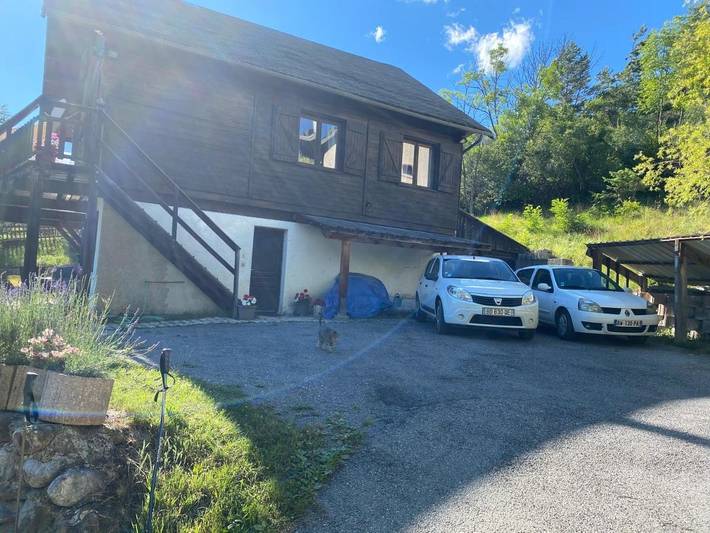 Gîte pour 4 personnes, avec vue ainsi que jardin et terrasse à Barcelonnette - 3