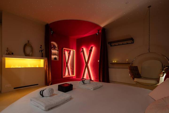 Gîte pour 2 personnes, avec jacuzzi ainsi que sauna et terrasse à Saint-Claude (Jura) - 2