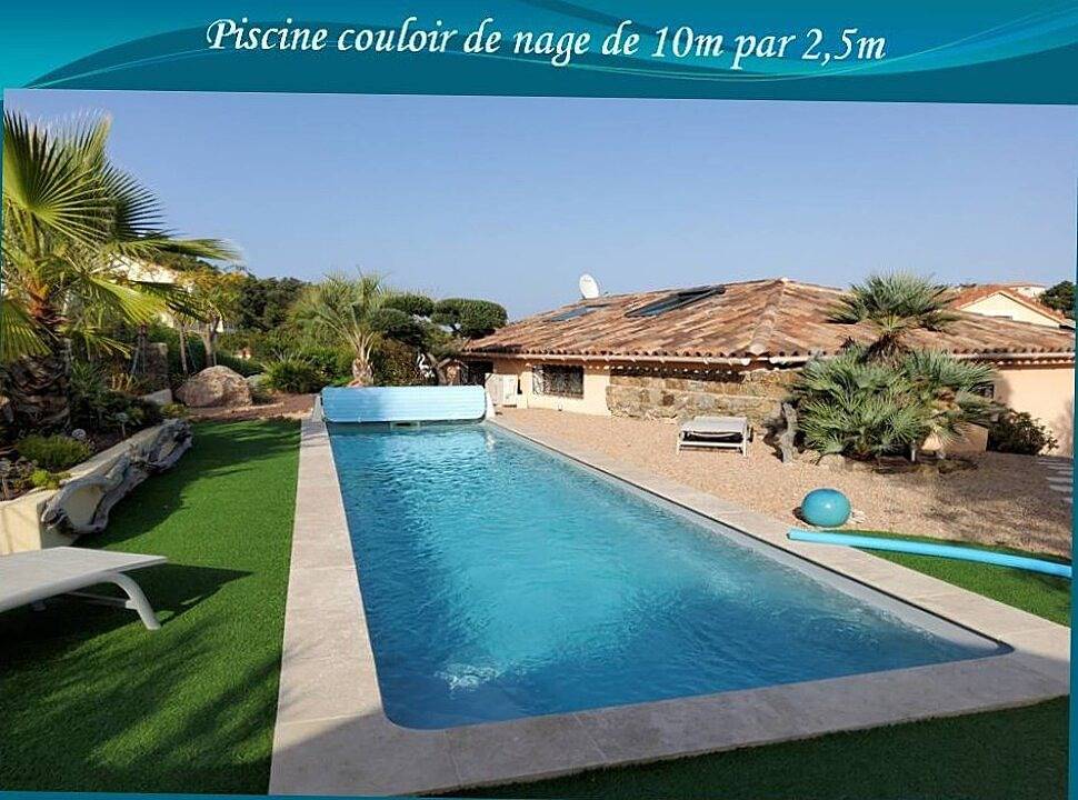 Villa superbe vue mer, couloir de nage chauffé, plage 9 mn à pied in Favone, Sari-Solenzara