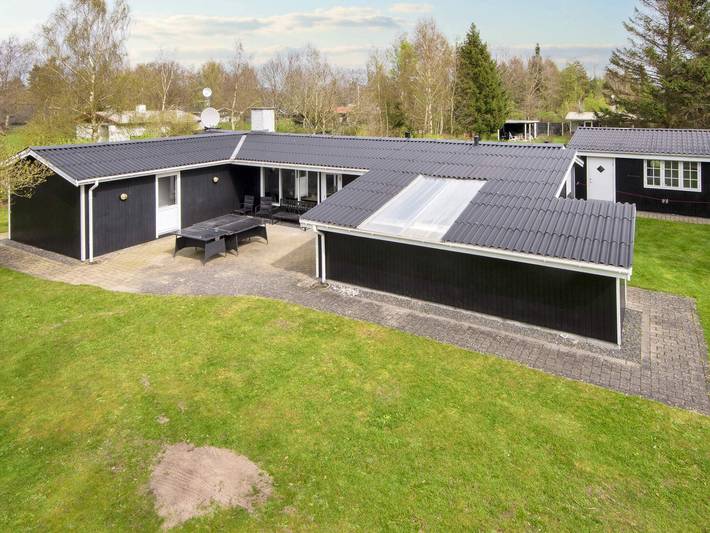 Ferienhaus für 14 Personen, mit Whirlpool und Terrasse sowie Pool und Sauna in St. Sjørup