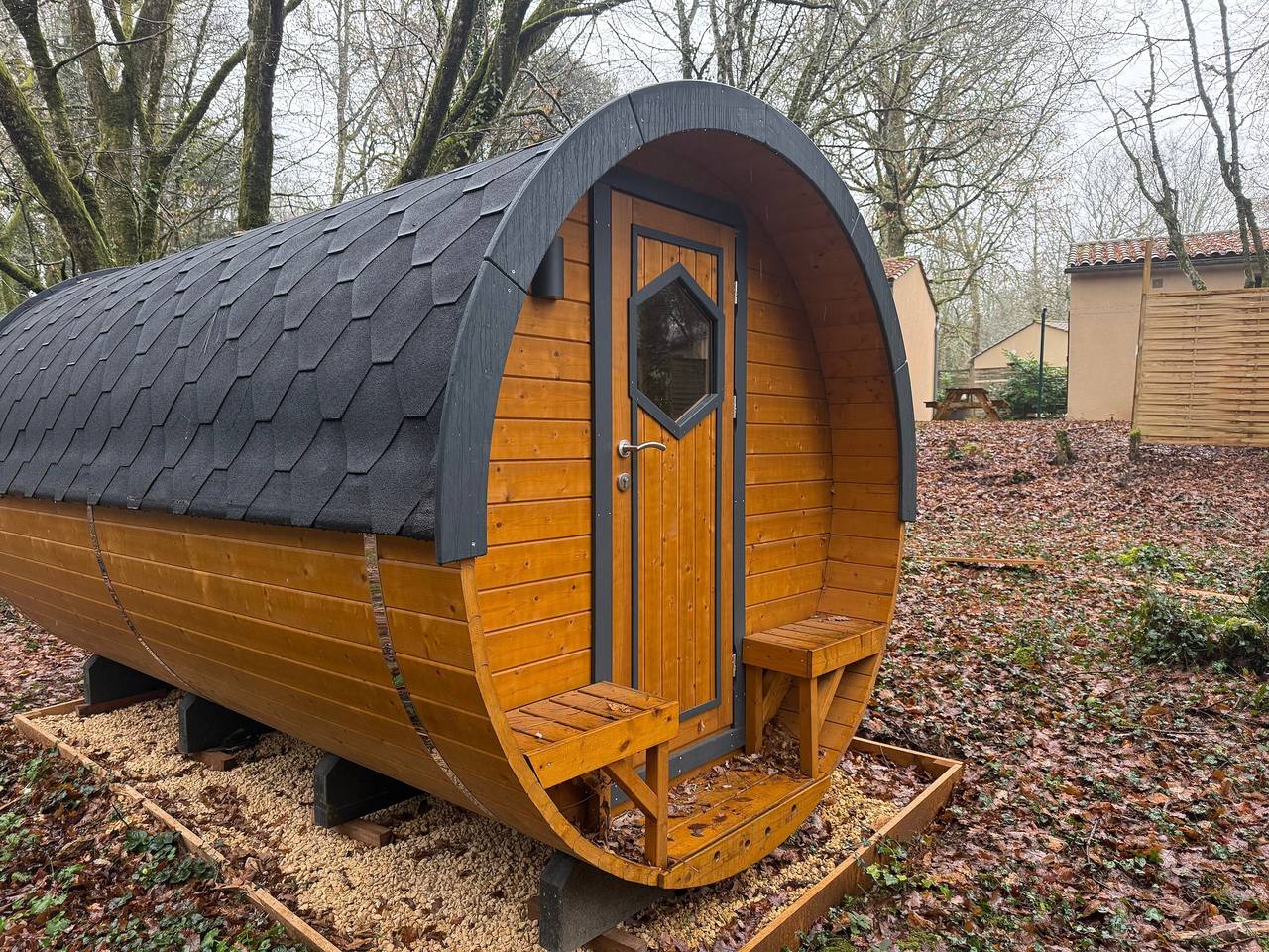 Appartement de vacances entier, Tiny Home La Sarladaise avec sauna et bain nordique in Calviac-en-Périgord, Périgord Noir