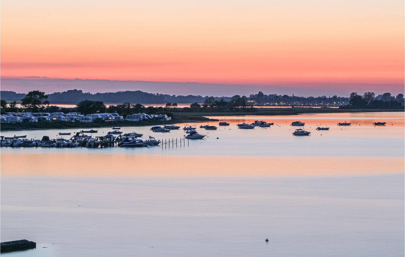 Ganze Ferienwohnung, Rückzugsort am Strand: Parkplatz, TV, Terrasse & Küche in Olpenitz, Kappeln