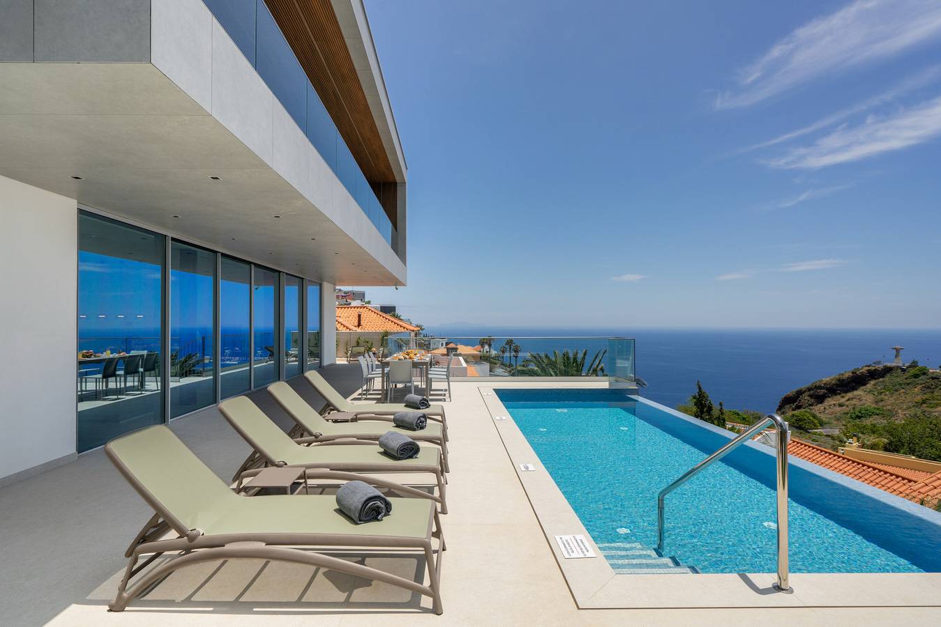 Superb Top Luxury Villa|Grandview Cristo Rei in Caniço, Isla de Madeira