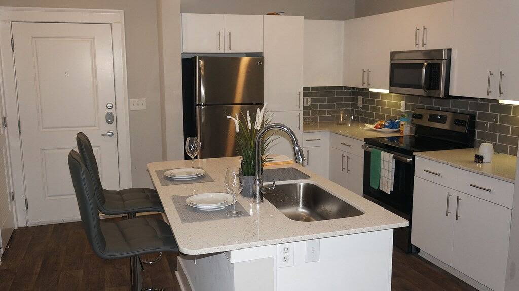 Ganze Wohnung, Modern Spacious Condo King Bed w.Rooftop Pool &Gym in Atlanta, Fulton County