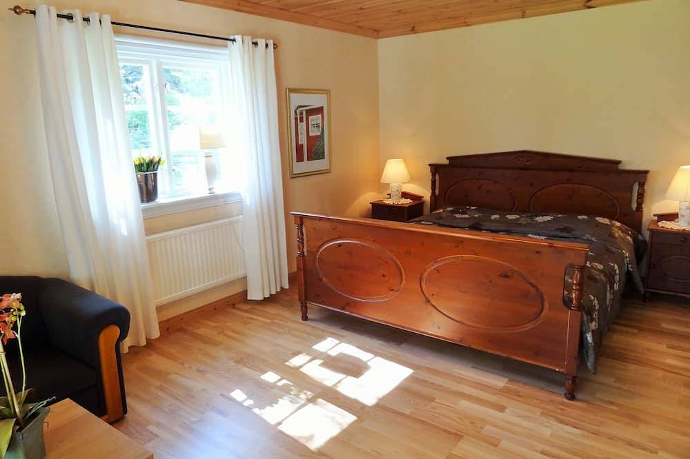 Haus in sonniger Lage am Sommen mit eigenem Steg und Boot, gute Angelmöglichkeit in Boxholm kommun, Sommen