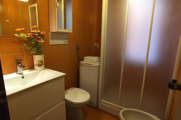 Ganze Wohnung, Sanremo: Splendid Zwei Zimmer mit Blick auf Strände, Meerblick in San Remo, Sanremo Gemeinde