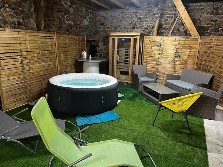 Location de vacances pour 8 personnes, avec jardin ainsi que sauna et jacuzzi, animaux acceptés à Saint-Yrieix-la-Montagne - 4