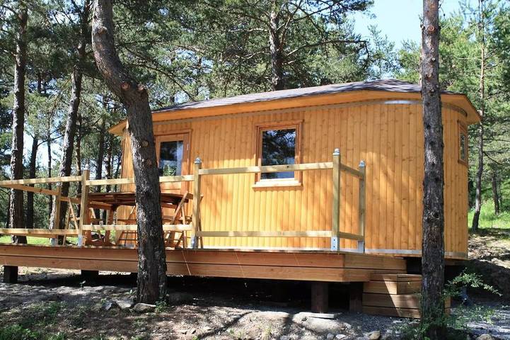 Gîte pour 2 personnes, avec Terrasse et Piscine à La Salle-en-Beaumont