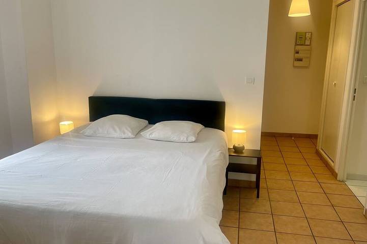 Apartamento entero, Le Paul Bert-Apartamento-Apartamento-Baño privado con ducha-Vista a la Ciudad in Auxerre, Auxerre region