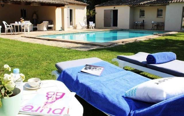 Chambre d’hôte pour 2 personnes, avec jardin ainsi que piscine et terrasse à Saint-Tropez - 4
