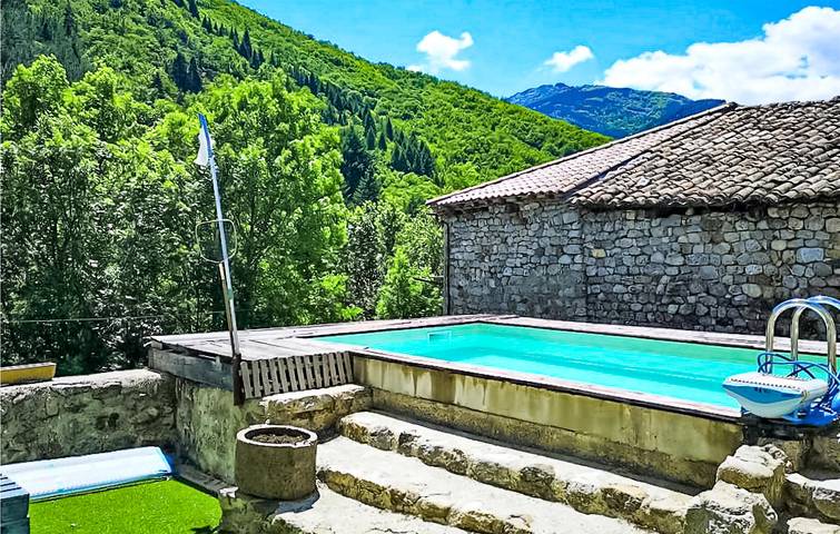 Gîte pour 6 personnes en Ardèche