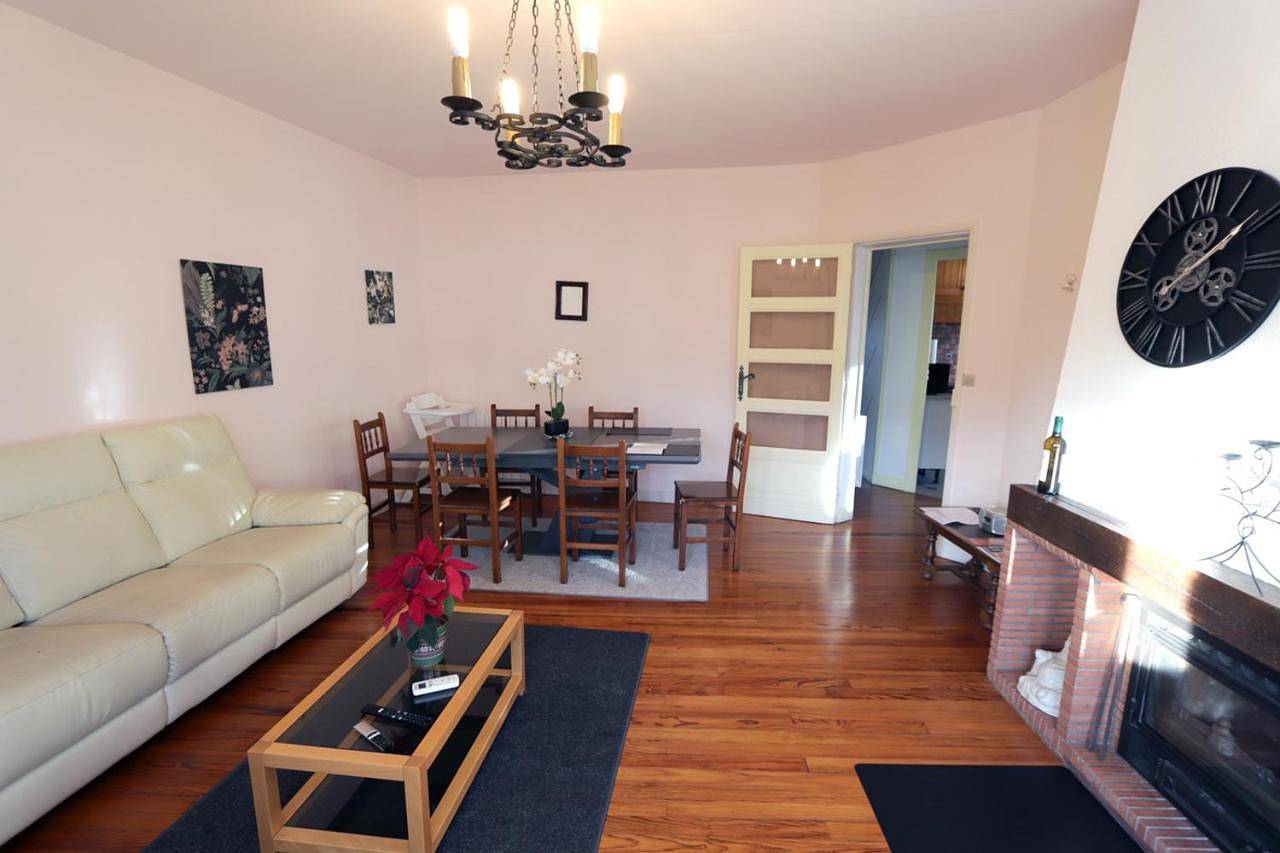 Appartement entier, Appartement 1 à 9 personnes Hagetmau coeur de ville in Hagetmau, Landes
