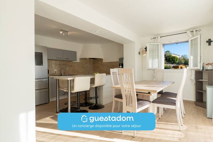 Ferieleilighet for 4 personer, med terrasse og hage, barnevennlig i Mougins