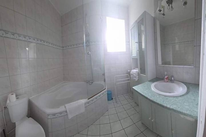 Gîte pour 6 personnes, avec jardin à Remoncourt - 4