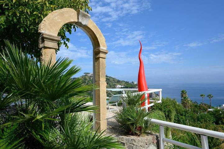 B&b per 4 persone, con Balcone e Terrazza nonché Idromassaggio e Giardino a Lacco Ameno