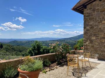 Gîte pour 6 personnes, avec bassin pour enfant ainsi que vue et jardin, adapté aux familles à Fiesole