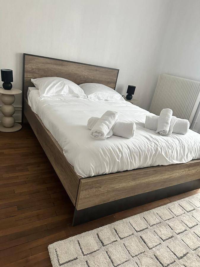 Appartement entier, Two-Bedroom Apartment in Saint-Pierre-des-Corps, Région de Tours