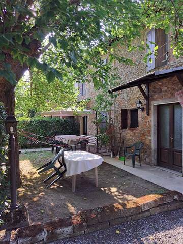 Gîte pour 8 personnes, avec jardin, animaux acceptés à Montecarlo (Toscane)