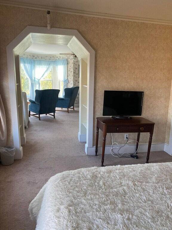 Ah #25 · Ah #25 King Suite w/Jacuzzi/Shower/Fridge/Micro in Wabasha, Wabasha County