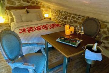Gîte pour 2 personnes, avec jacuzzi et jardin à Asperjoc