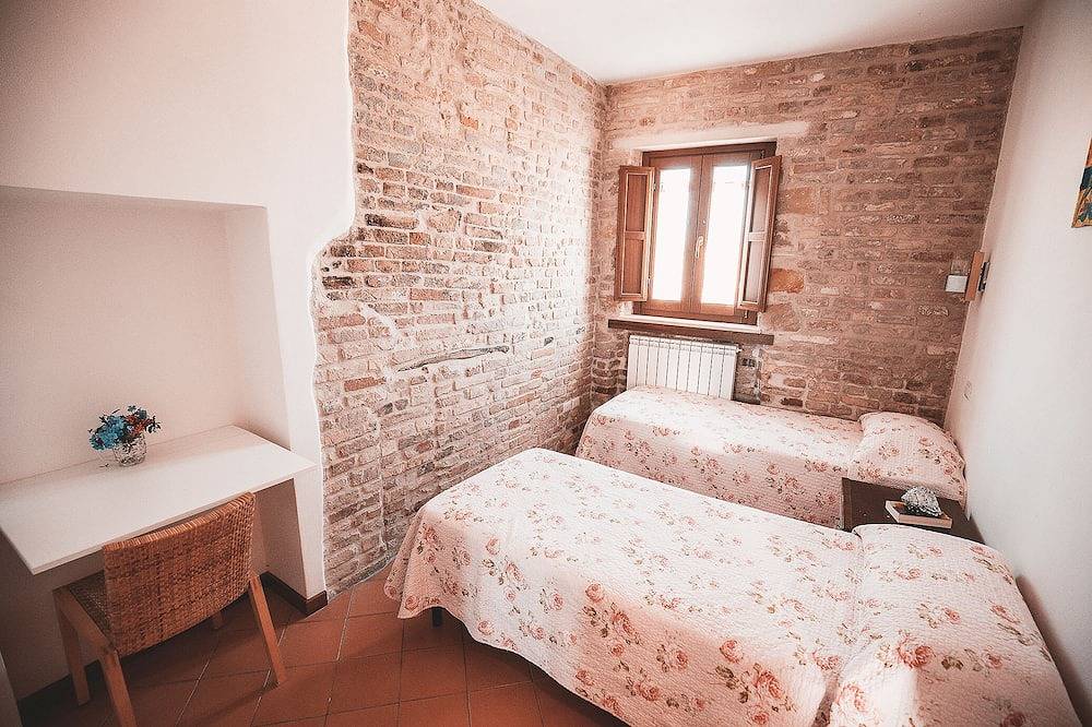 Apartment with Pool in Tower of Palms sea view - 5 minutes from the beach in Torre di Palme, Provincia de Fermo