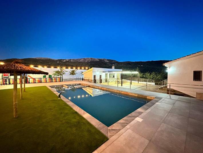Casa rural para 16 personas, con piscina además de vistas y jardín en Montefrío - 4