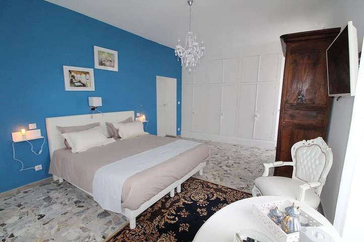 Bed and breakfast for 2 people, with hot tub and pool as well as sauna and garden - 1