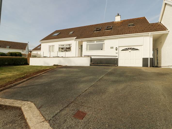 Holiday rental for 9 people, with garden, with pets in Benllech