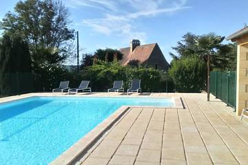 Gîte pour 4 personnes, avec jardin et piscine à Daglan