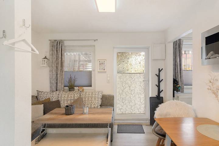 Holiday Home Kleine Remise – Modern Tiny House with Terrace and Garden in Langelsheim, Harzvorland