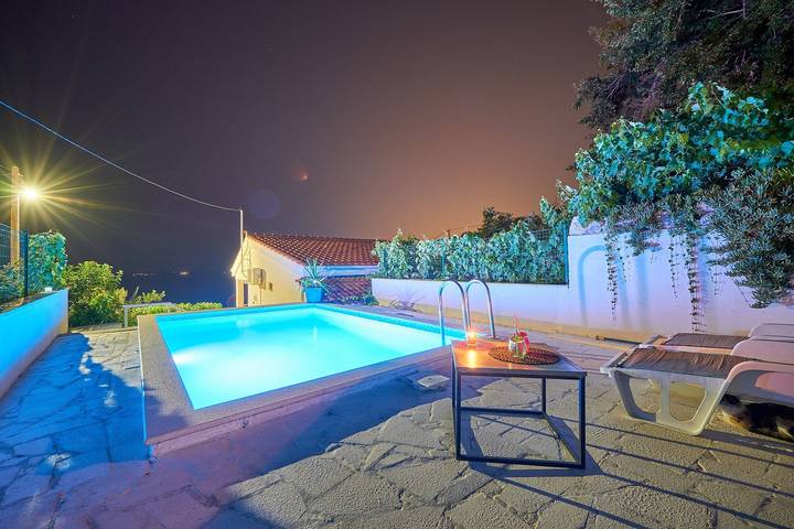 Ferienhaus Roza mit privatem Pool in Podstrana, Split-Dalmatien