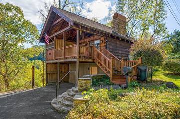 Chalet for 2 Guests in Pigeon Forge, Sevier County, Picture 3