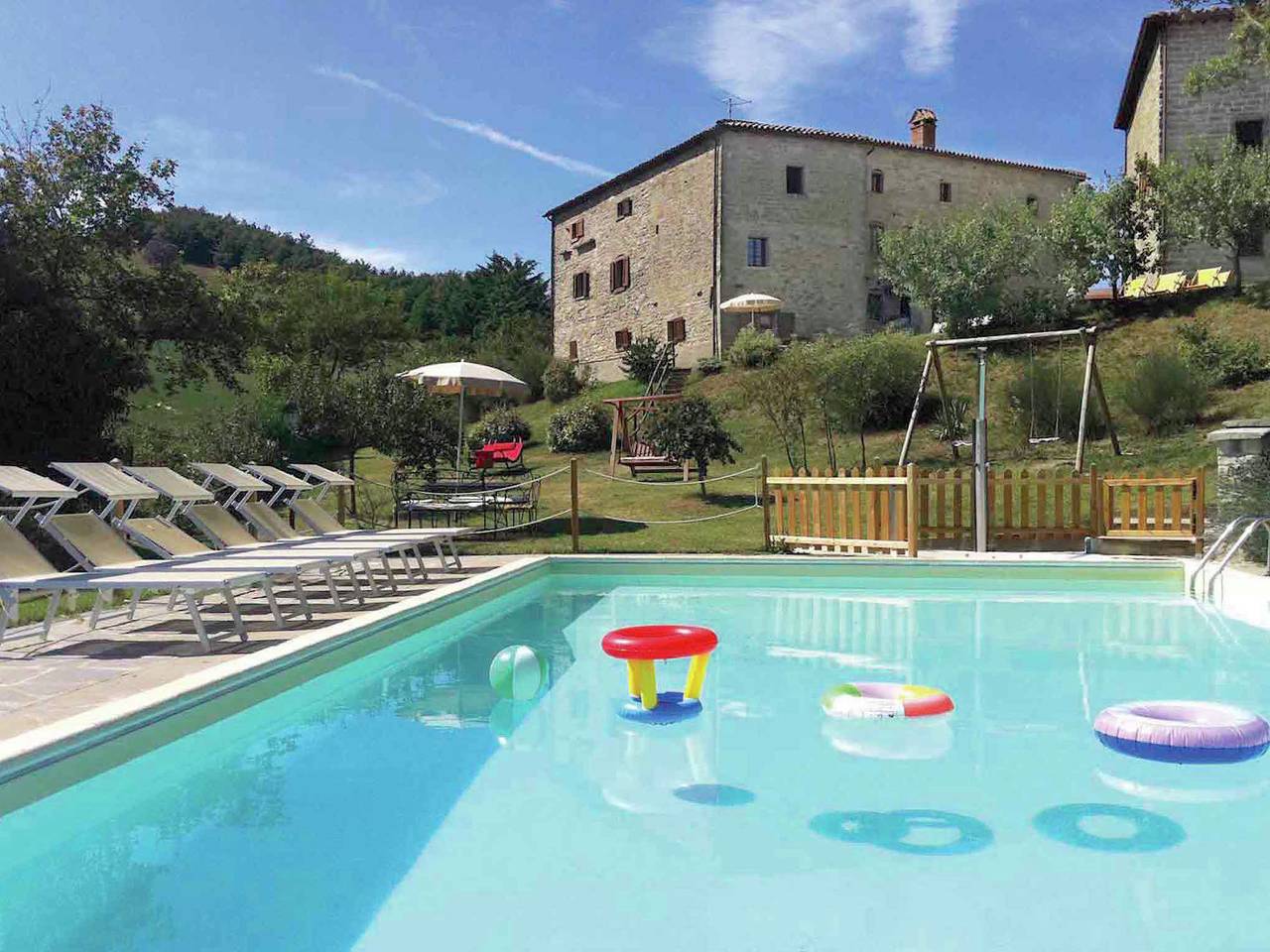 Cascina ad Apecchio con piscina in Apecchio, Valle del Metauro