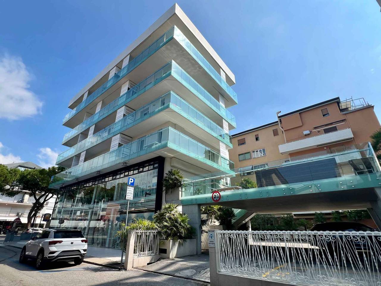 Entire vacation apartment, Holiday apartment with air conditioning, internet, balcony and pool  in Lignano Sabbiadoro, Udine Province