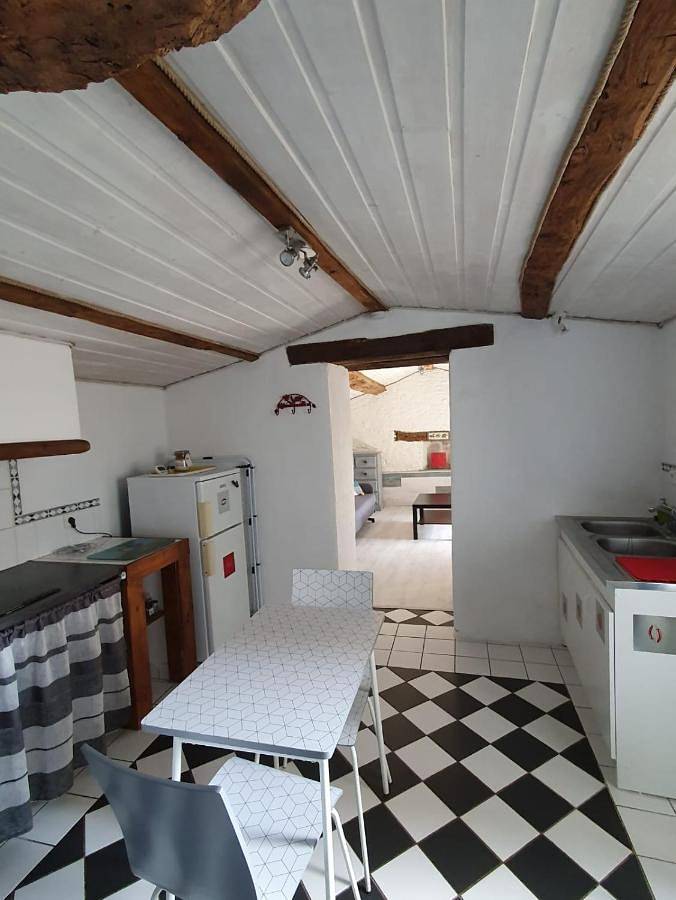 Appartement entier, Three-Bedroom Apartment in Legé, Région de Nantes
