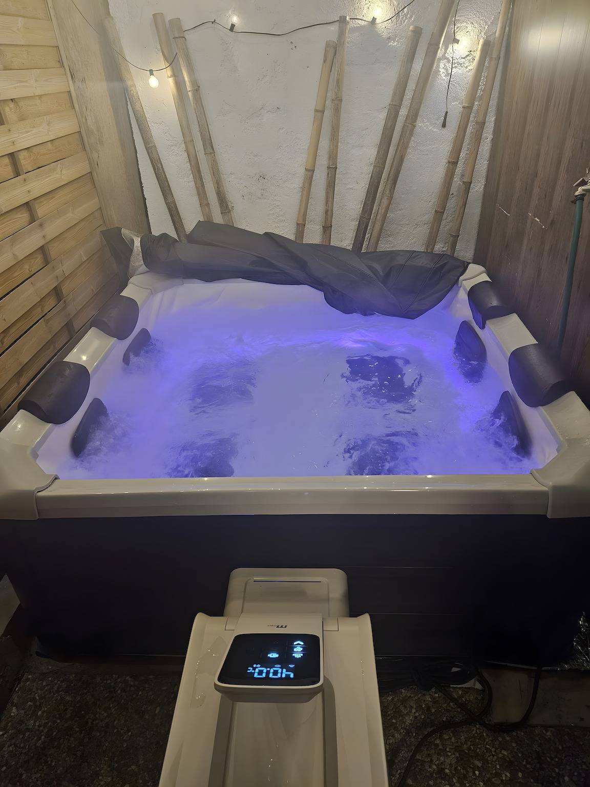 Escapade romantique avec piscine privée, jacuzzi et coucher de soleil in Carriço, Leiria District