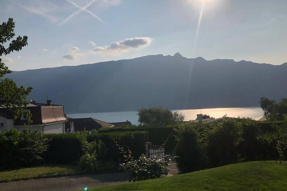 Appartement entier, Studio 2 personnes,\"La dent du chat\"3*accès au lac à pied in Tresserve, Région de Chambéry